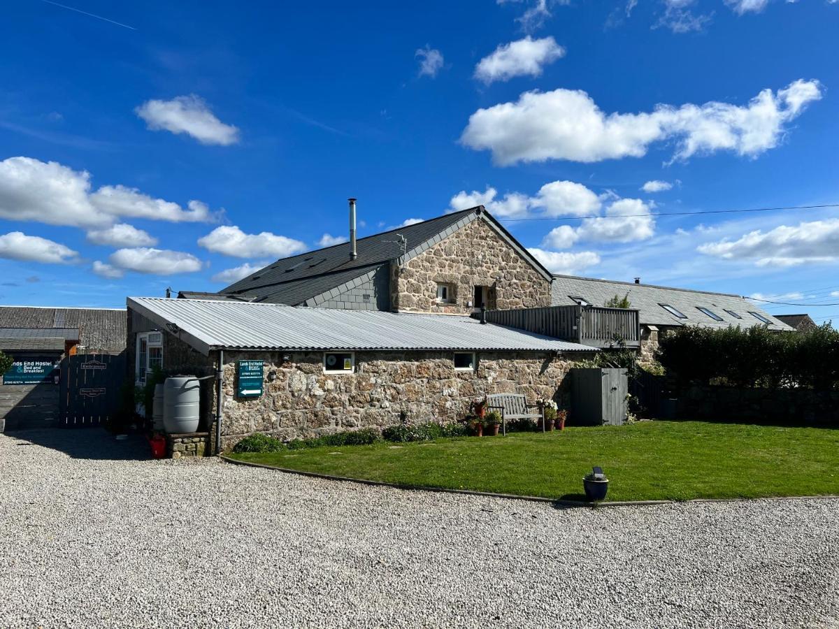 Lands End Hostel And B&B Сенен Екстериор снимка