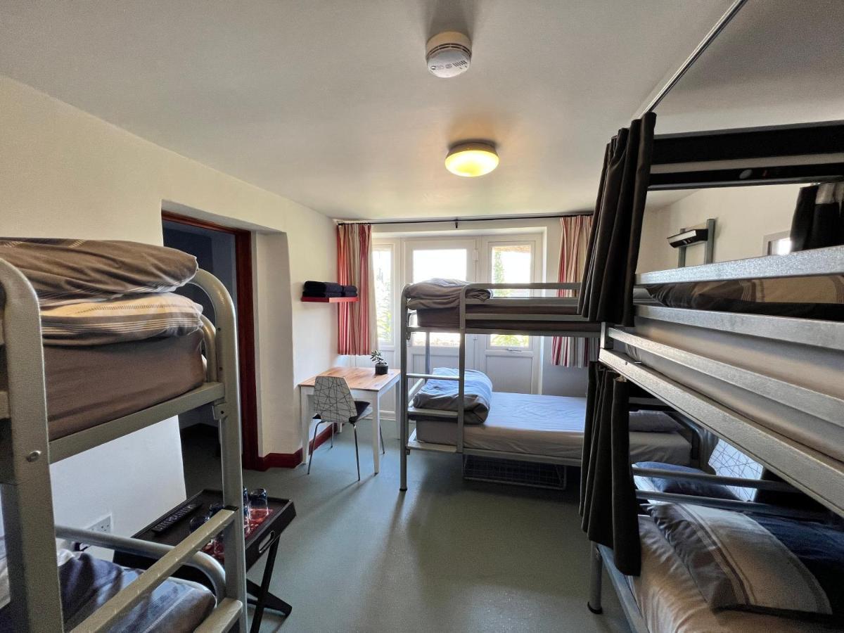 Lands End Hostel And B&B Сенен Екстериор снимка