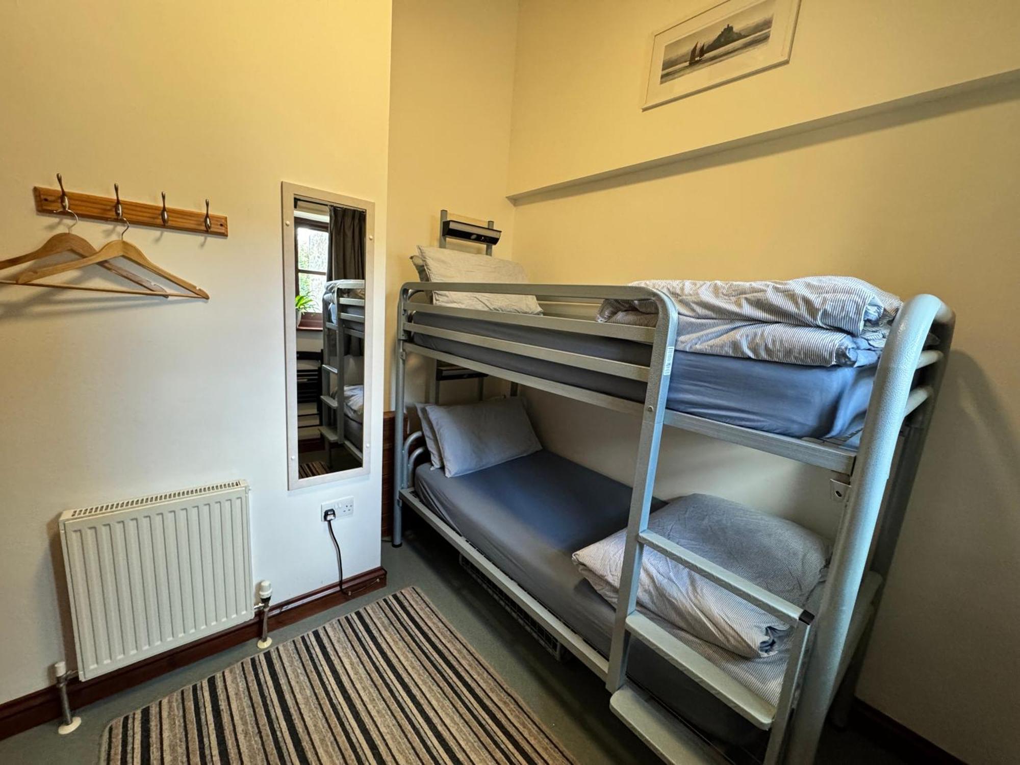 Lands End Hostel And B&B Сенен Екстериор снимка